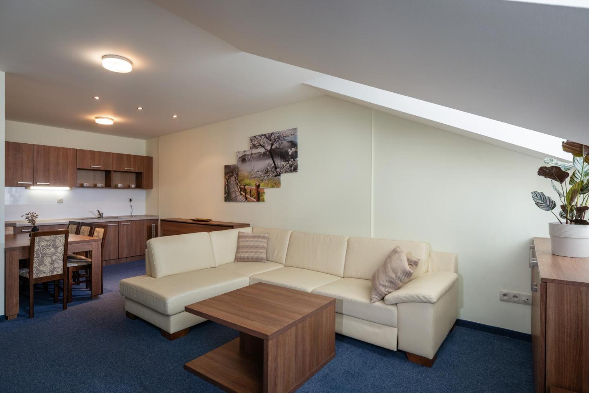 Horsky Hotel Remata Raztocno 外观 照片