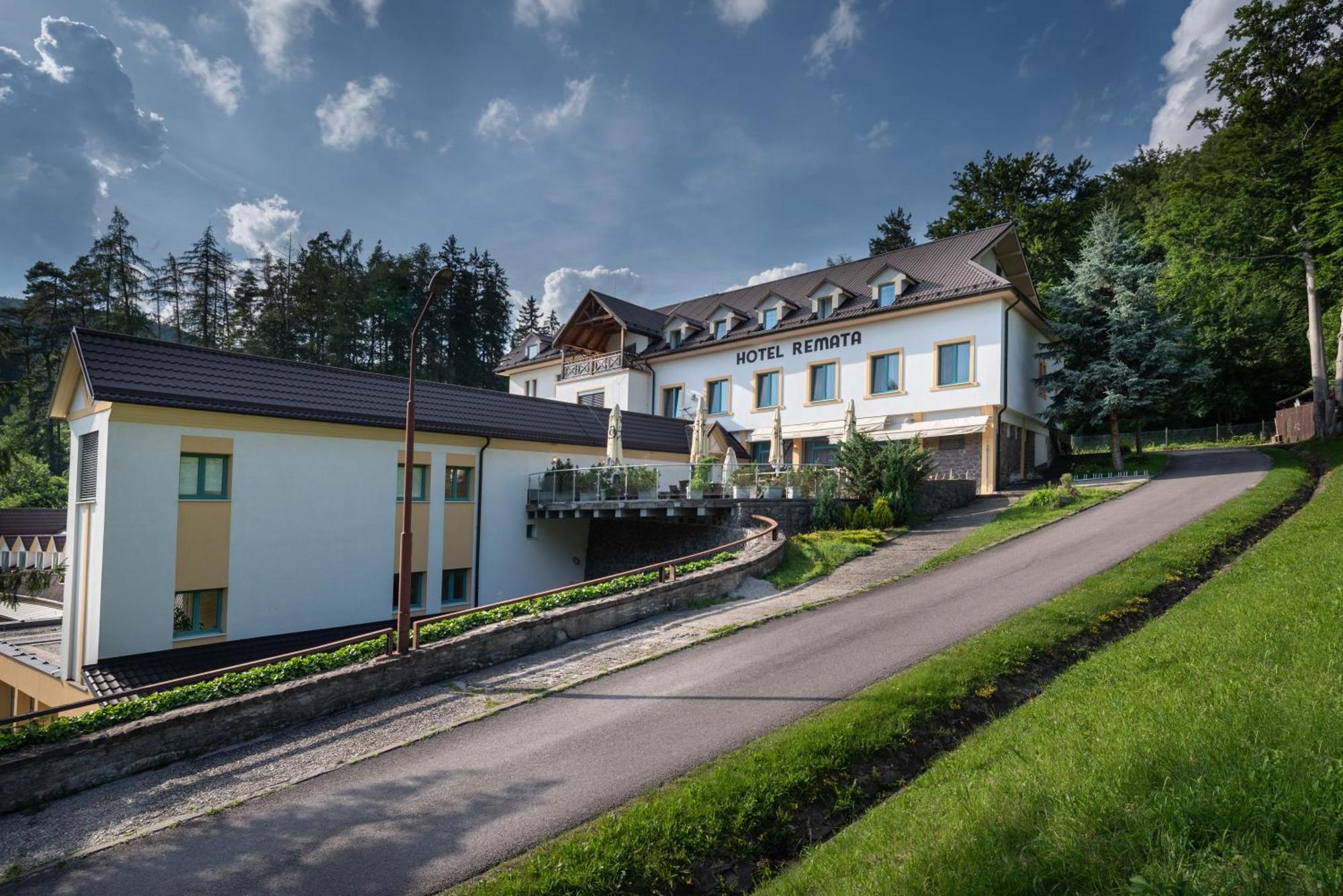 Horsky Hotel Remata Raztocno 外观 照片