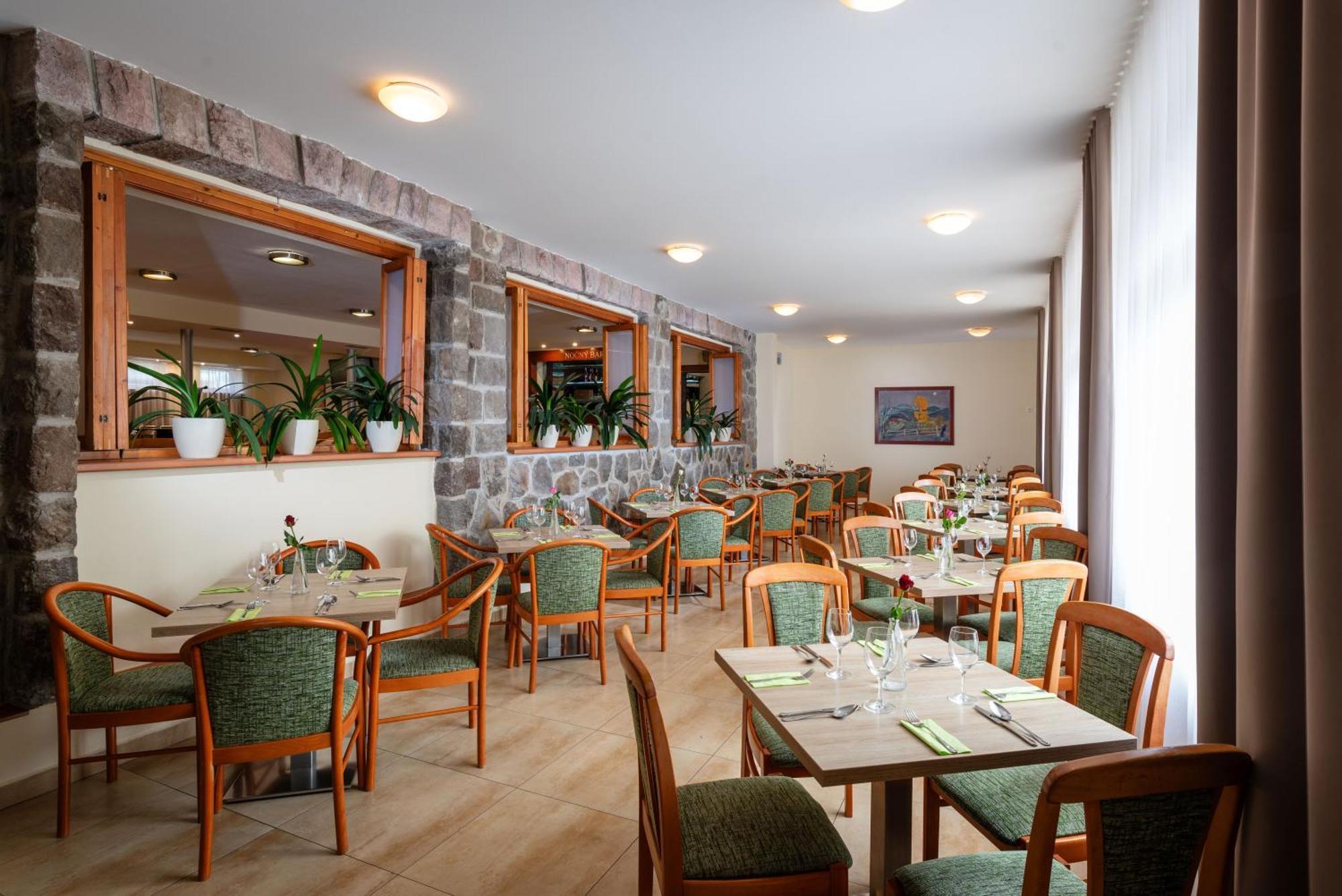 Horsky Hotel Remata Raztocno 外观 照片
