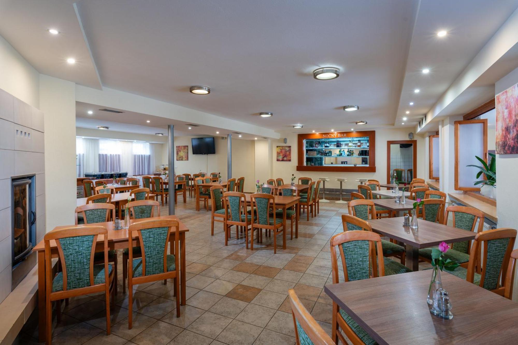 Horsky Hotel Remata Raztocno 外观 照片