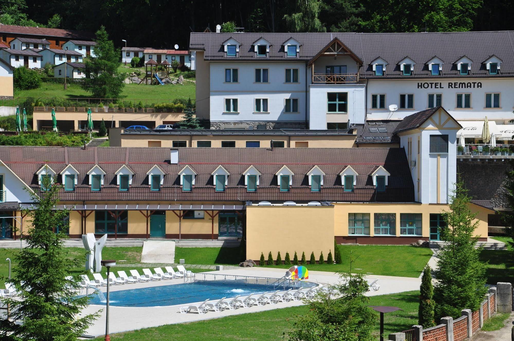 Horsky Hotel Remata Raztocno 外观 照片