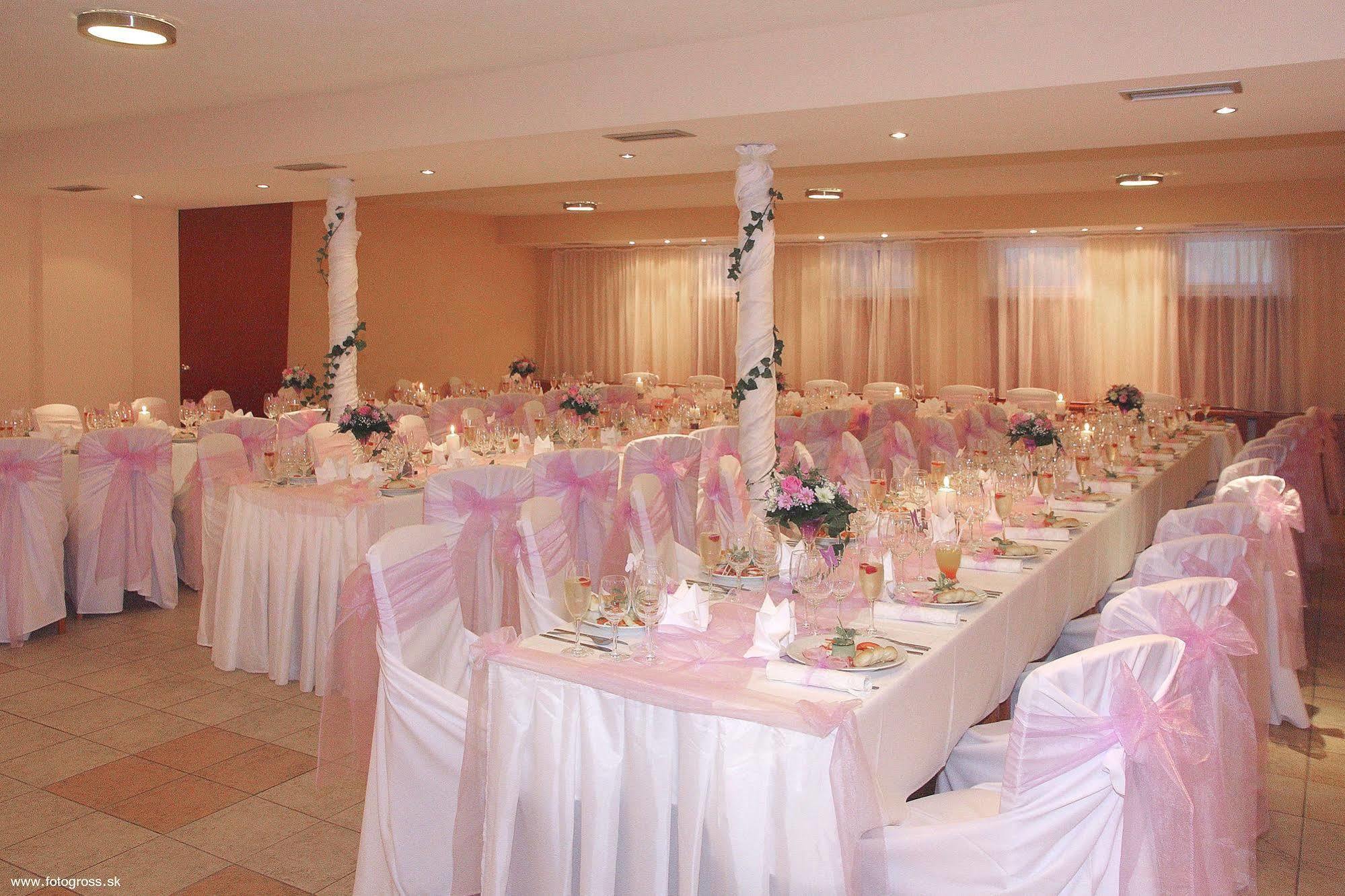 Horsky Hotel Remata Raztocno 外观 照片